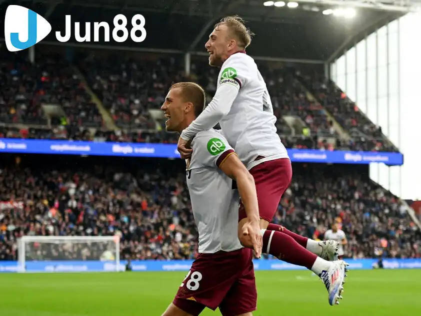West Ham và Crystal Palace bước vào vòng 5 Ngoại hạng Anh với tâm thế hoàn toàn trái ngược (Ảnh: Eurosport) West Ham và Crystal Palace bước vào vòng 5 Ngoại hạng Anh với tâm thế hoàn toàn trái ngược (Ảnh: Eurosport)